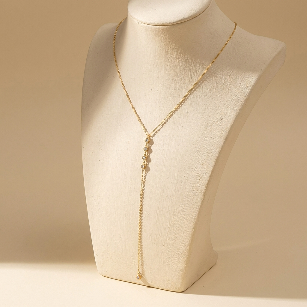 Collana Lia a Y in acciaio 316L PVD oro, catena sottile con drop e tre perline