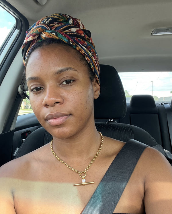 Collana Isla indossata in auto, foto di una cliente