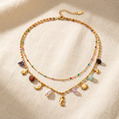Collana Riva doppia: perline smaltate colorate sul filo corto, charm sul filo lungo