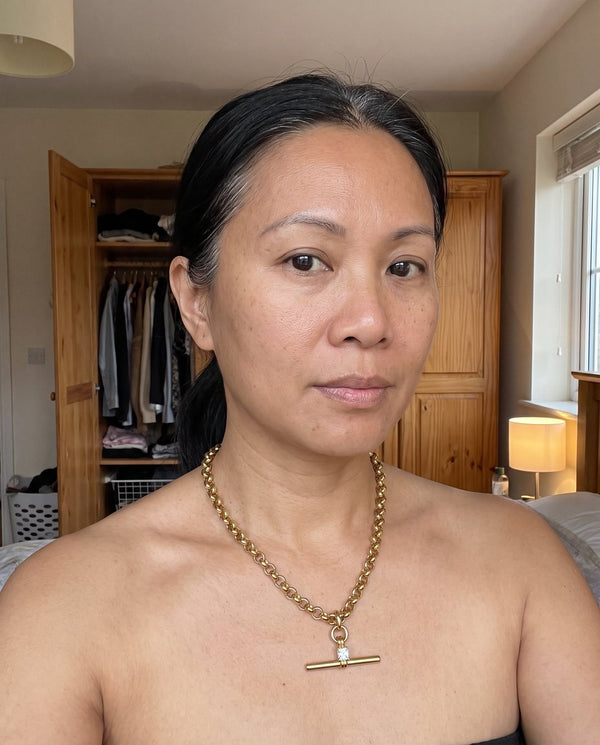 Collana Isla indossata in camera, foto di una cliente